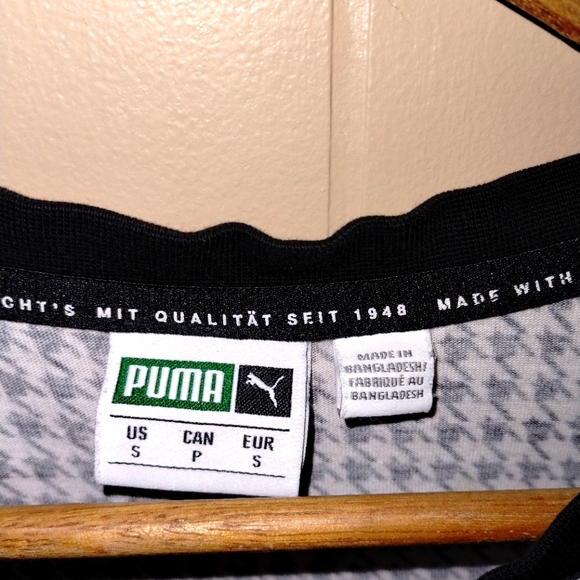 Puma black and white houndstooth patterned tee, men's size small - Picture 3 of 4
